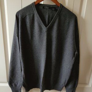 Cashmere V-neck in Medium Gray. L. NWOT